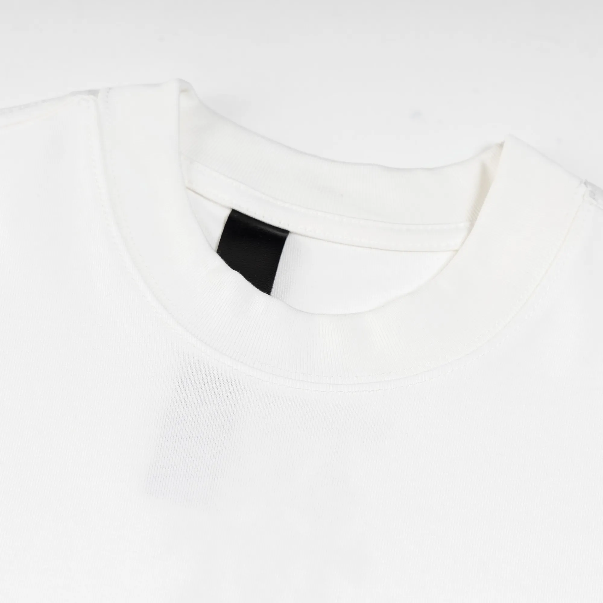 🅿️180 Style No. S026 CH Crow Heart Chest Cuffs Sanskrit Letters Back Long Vertical Cross Foam Printing Round Neck Short Sleeves Foam Printing Complete Packaging Complete with Three Labels Original Accessories 1:1 Main Marking Process Very High-end It Has Been Preshrunk at High Temperatures and Will Not Deform Easily After Repeated Washing Pure Cotton 280g High Weight 32 Count Double Yarn No Pilling No Fading Comfortable and Breathable Matching 1x1 Thread in the Same Cylinder Oversize loose version, can wear up to 220 pounds Color: white black Size: XS-L